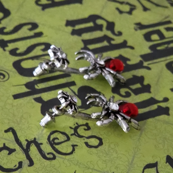 Spider Earrings - Picture 2 of 2